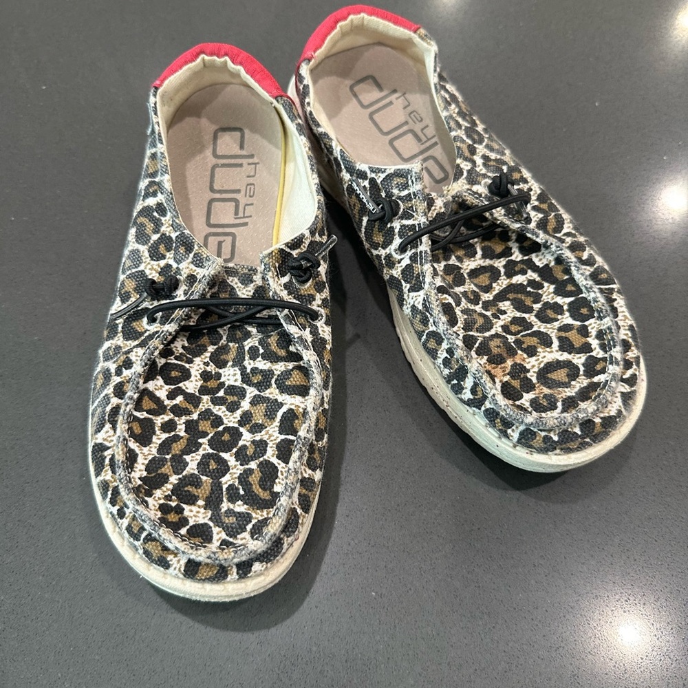 Girls Hey Dude Shoe (3/4)